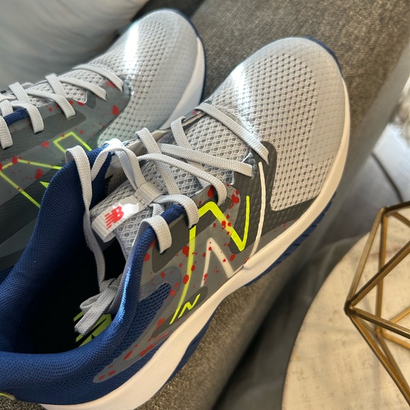 Brand New! NEW BALANCE SNEAKERS!! - Picture 4 of 5